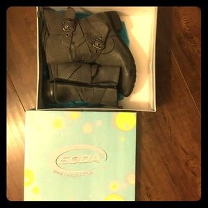 Soda gray faux leather buckle boots size 8